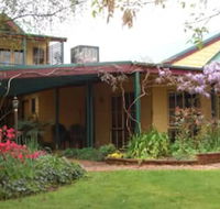 Willowlake Cottages - Southport Accommodation