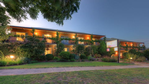 The Vines Motel And Cottages - Southport Accommodation 1