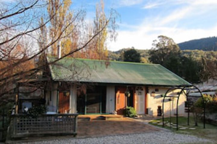 Kergunyah South VIC Southport Accommodation