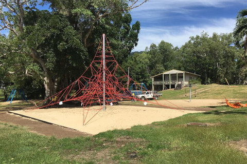 Whitsunday Waterfront Apartments - Accommodation Southport 2