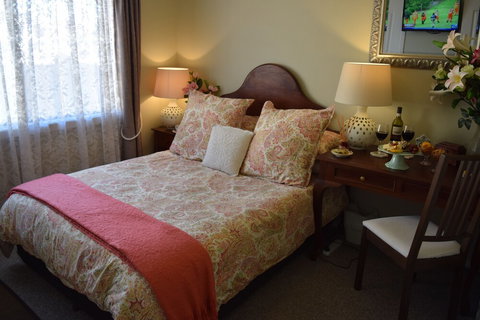 Meurants Manor Bed & Breakfast - Accommodation Southport 6