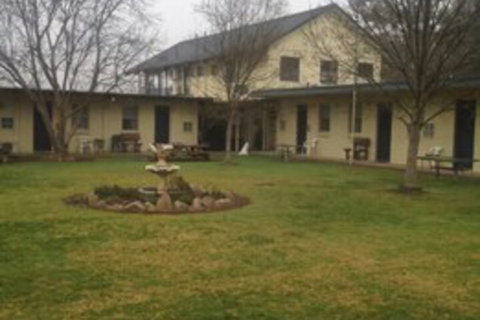 Jugiong Motor Inn - Accommodation Southport 2
