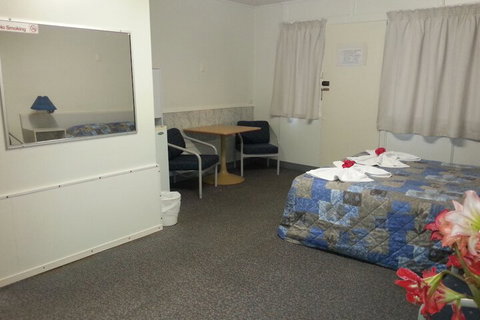 Golden Fountain Motel - Accommodation Southport 7