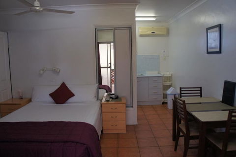 Ayrline Motel - Southport Accommodation 5