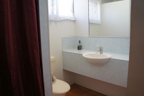 Ayrline Motel - Southport Accommodation 6