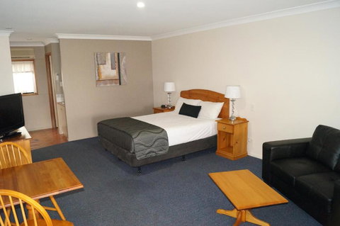 Asters On James Motor Inn - Accommodation Southport 6