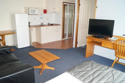 Asters On James Motor Inn - Accommodation Southport 3