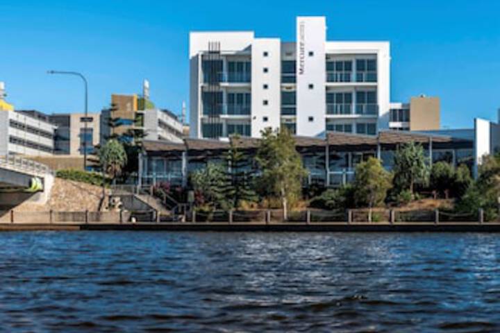 Birtinya QLD Southport Accommodation