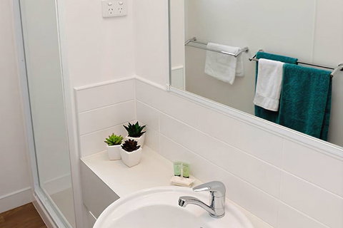 Riverside Cabin Park - Accommodation Southport 5