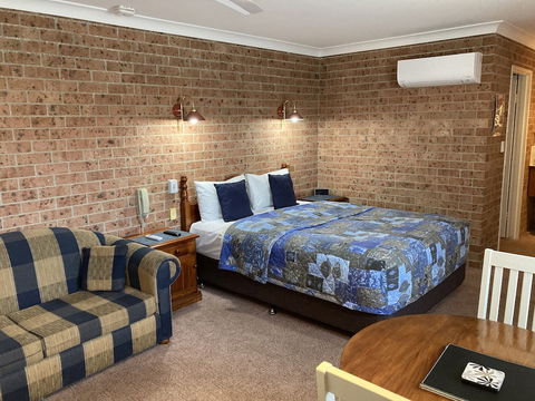 Golden Grain Motor Inn - Southport Accommodation 1