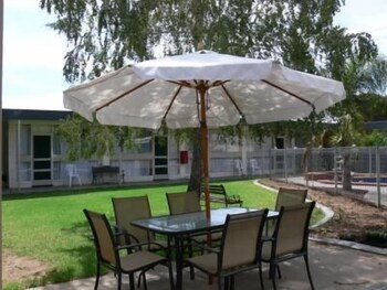 Warrina Motor Inn - Southport Accommodation 1