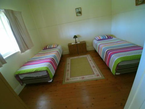 12 Bluewater Drive - Accommodation Southport 5