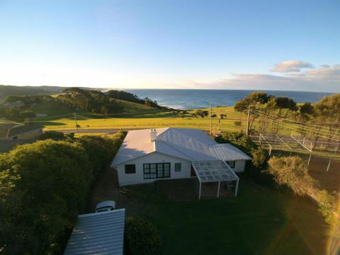 12 Bluewater Drive - Accommodation Southport 2