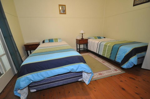 12 Bluewater Drive - Accommodation Southport 3