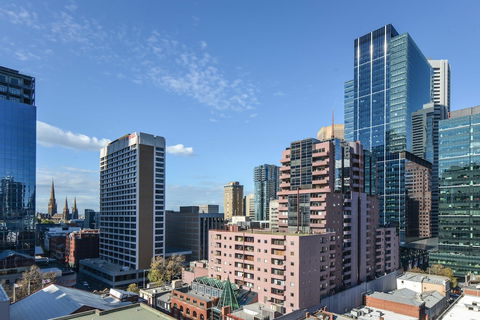 CBD Vistas - Southport Accommodation 4