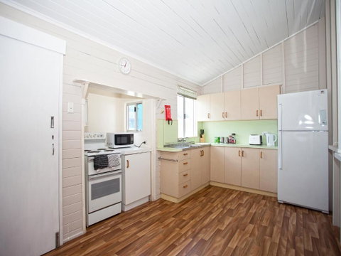 CBD Holiday Home - Accommodation Southport 4