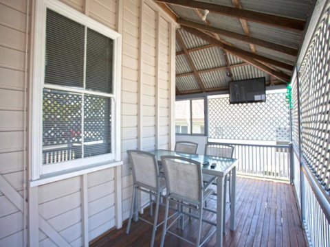 CBD Holiday Home - Accommodation Southport 3