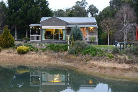 Still Waters - Southport Accommodation 5
