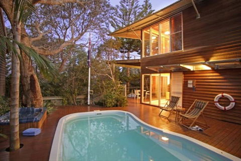 Kims Beachside Retreat - Southport Accommodation 4