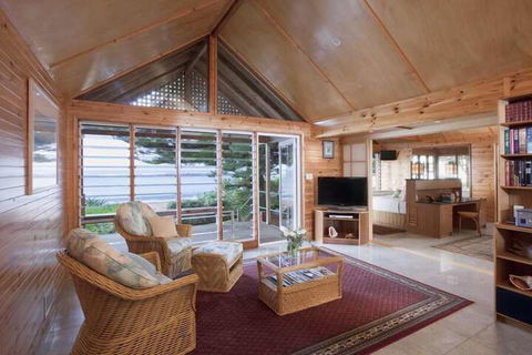 Kims Beachside Retreat - Southport Accommodation 6
