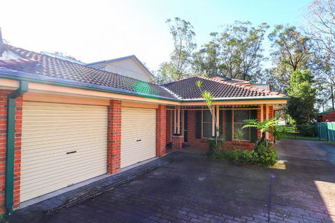 Kingfisher LakeHouse - Southport Accommodation 6