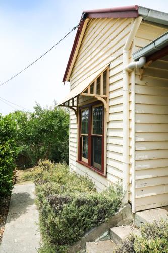 Miss Pyms Cottage - Southport Accommodation 0