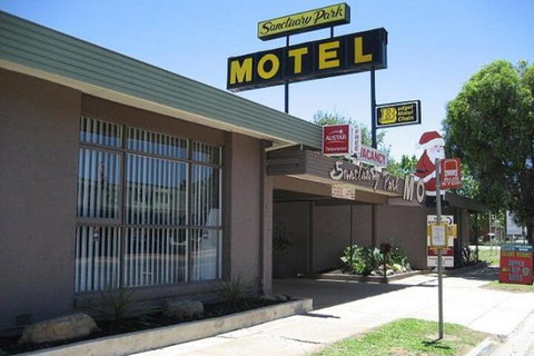 Sanctuary Park Motel - Southport Accommodation 3