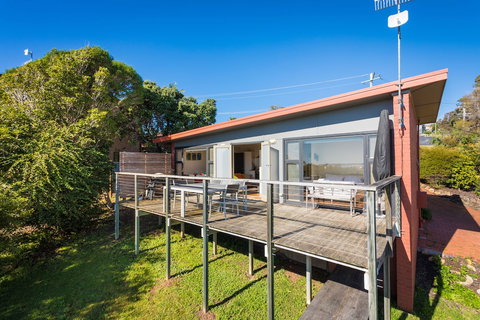 The Love Shack - Accommodation Southport 0