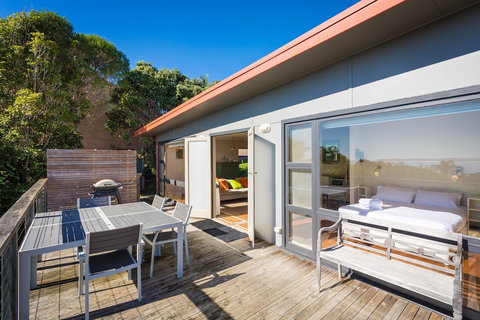 The Love Shack - Accommodation Southport 2