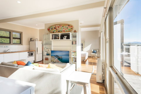 The Love Shack - Accommodation Southport 6