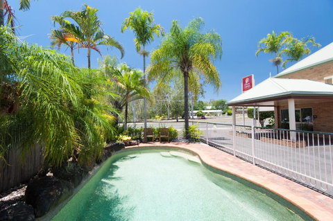 Country Comfort Gin Gin Wild Scotsman Motor Inn - Accommodation Southport 6