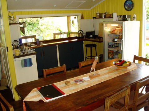 Mango Tourist Hostel - Southport Accommodation 6