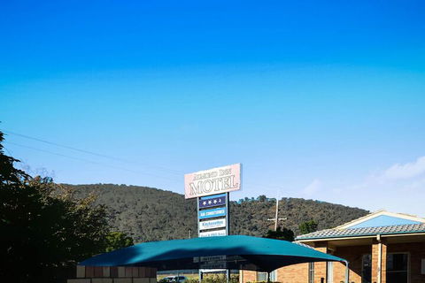 Almond Inn Motel - Southport Accommodation 1