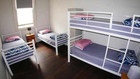 Geraldton Backpackers - Accommodation Southport 2