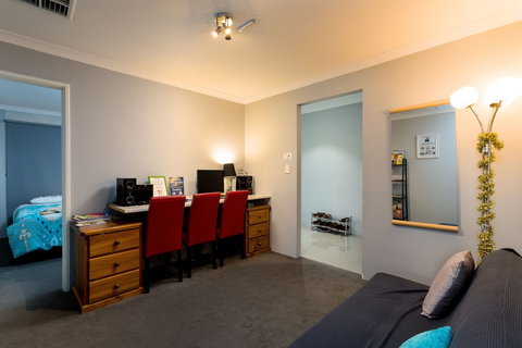 Rainbow Dream House PERTH Holiday Home - Accommodation Southport 1