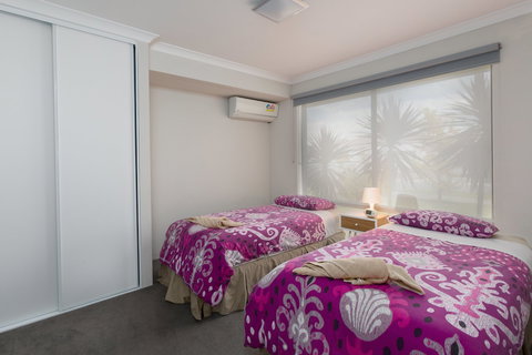 Rainbow Dream House PERTH Holiday Home - Accommodation Southport 5