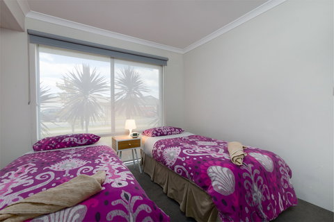 Rainbow Dream House PERTH Holiday Home - Accommodation Southport 4