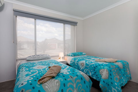 Rainbow Dream House PERTH Holiday Home - Accommodation Southport 3