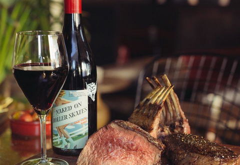 Rhonda's Bar - Southport Accommodation 9