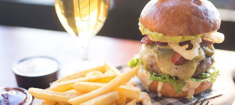 Rhonda's Bar - Southport Accommodation 1