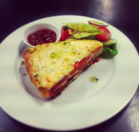 Albert's Cafe - Accommodation Southport