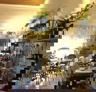 Heathcote House Cafe - Southport Accommodation