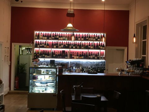 Evan's Wine & Cheese Bar - Southport Accommodation 0