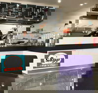 Sazys Fish  Chips - Accommodation Southport