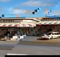 Cumberland Hotel - Southport Accommodation