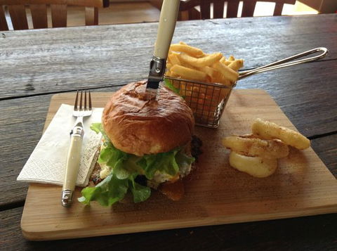 Doc Yarrum Cafe - Southport Accommodation 0