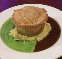 Hunter River Hotel Restaurant - Southport Accommodation