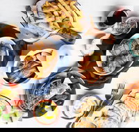 Zeus Street Greek - Accommodation Southport