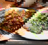 Lifeboat Seafood - Southport Accommodation