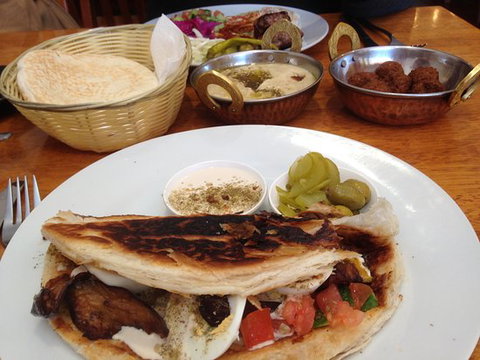 Za'atar - Accommodation Southport 0